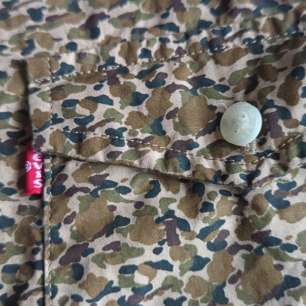Levi's Men's Camo/ Brown Casual Shirt.. Awesome Design!!!